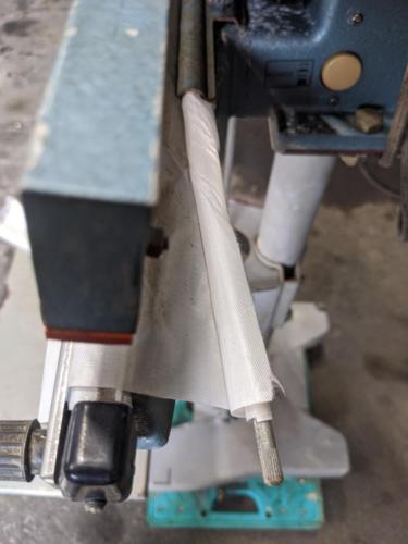 生地を巻く棒が変形してます